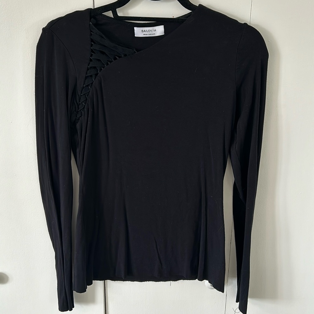 BAILEY 44 Top